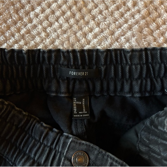 Forever 21 Women’s Distressed Black Jean Mini Skirt | M - Picture 5 of 5